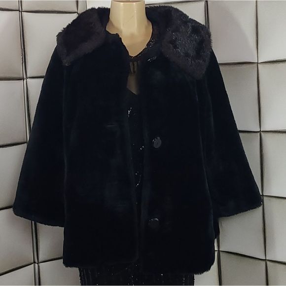 Elegant Black Faux Fur Coat - Picture 2 of 7